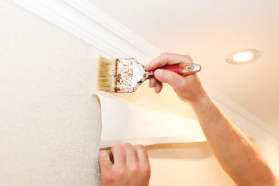 Pose de papier peint à Fours — revêtements muraux et toiles de verre